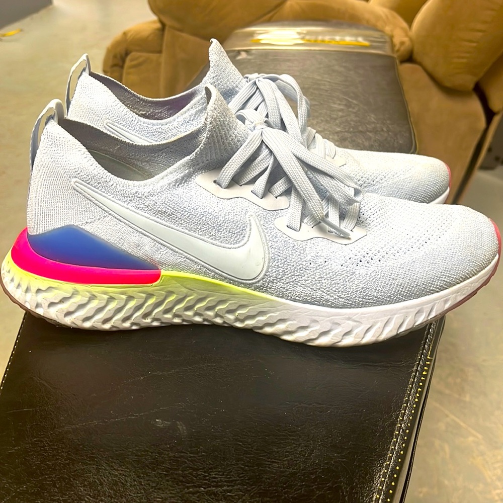 Nike react